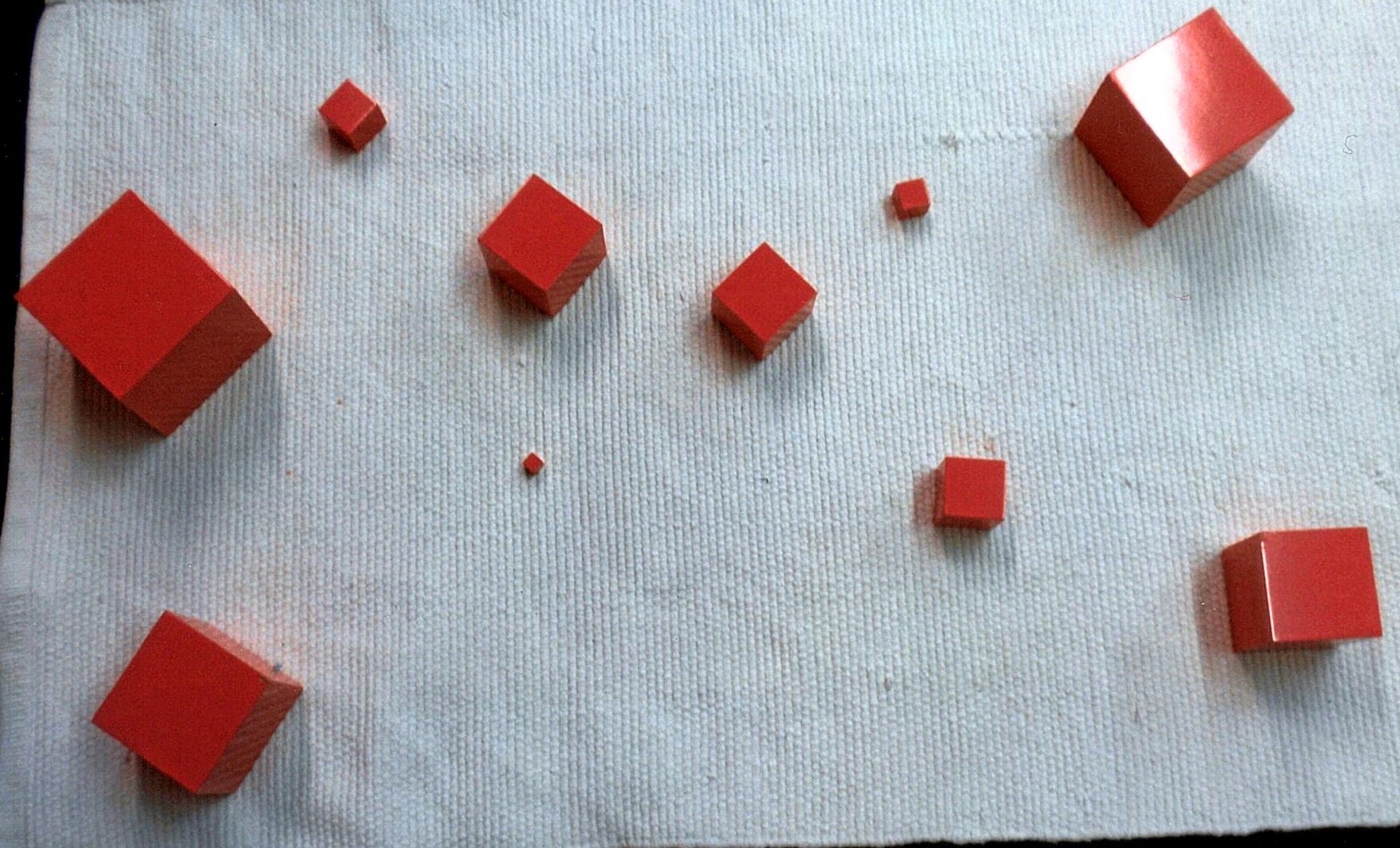 random grouping of cubes